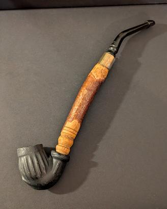 Antica pipa etnica per fumo in ardesia e canna
