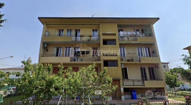 QUADRILOCALE AL PIANO RIALZATO CON BALCONE E TERRA