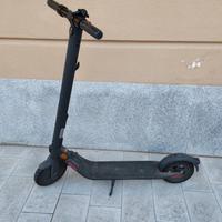 Monopattino elettrico Ninebot E22E