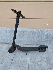 Monopattino elettrico Ninebot E22E