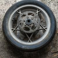 CERCHIO E GOMMA POSTERIORE SUZUKI GS 550 ANNI 80