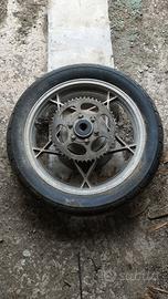 CERCHIO E GOMMA POSTERIORE SUZUKI GS 550 ANNI 80