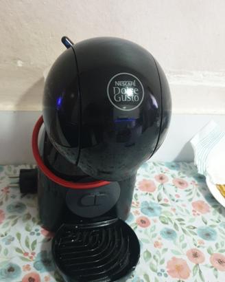 macchina del caffè a capsule Nescafe dolce gusto 
