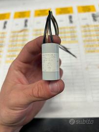 43 CONDENSATORI DA 1 uf