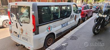 Renault Trafic 2.0 dCi , 9 posti, gancio traino