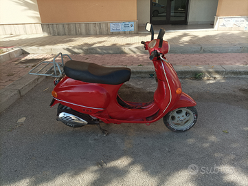 Vespa et4