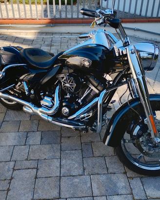Harley Davidson Road King CVO 110°Anniversario