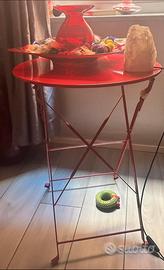 Tavolino in ferro verniciato rosso