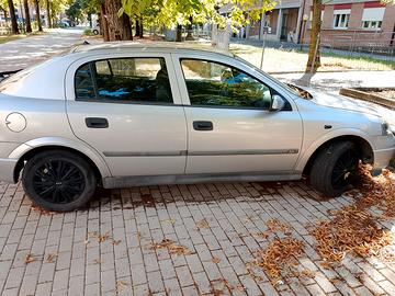 Opel Astra 1.4 benzina anno 2001