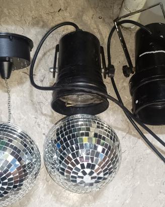 2 palle a specchi, 1 motore rotazione, 2 faretti 