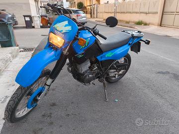 YAMAHA XT600