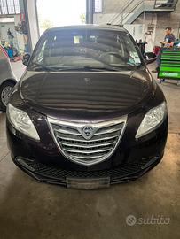 Lancia ypsilon 2014