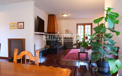 SPLENDIDA VILLA INDIPENDENTE UNICA NEL SUO GENERE