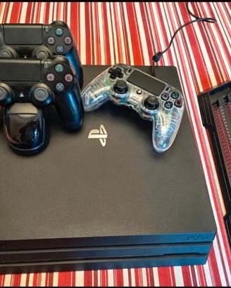 PlayStation PS4 PRO + Accessori 