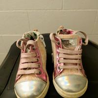 Abbigliamento bambina dai 18 mesi ai 10 anni