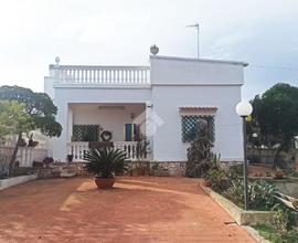 VILLA SINGOLA A MOLA DI BARI