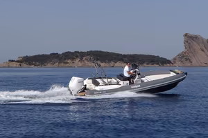 Gommone Salpa Soleil 23 in package con HONDA 150