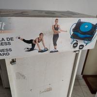 Attrezzo fitness multiuso