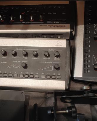 Behringer P16-M Mixer Cuffia