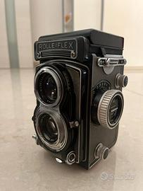 Fotocamera Rolleiflex 3.5F con esposimetro