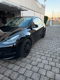 Tesla Model Y performance subentro leasing