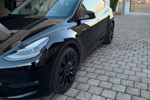 Tesla Model Y performance subentro leasing