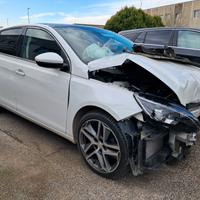 Peugeot 308 anno 2015 ricambi usati