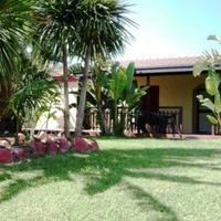 Calabria Villino con giardino a due passi dal mare