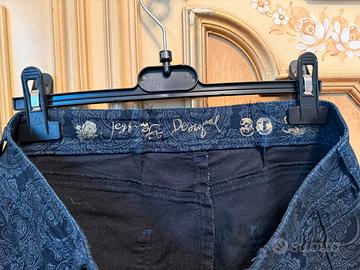 Pantaloni desigual