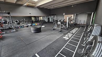 Spazio fitness attrezzato per personal trainer