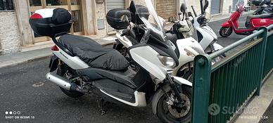 Yamaha x-max 250
