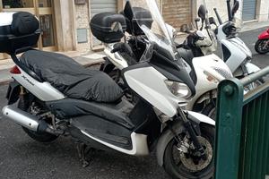 Yamaha x-max 250