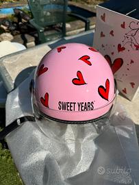 CascoRosa con cuori rossi per moto tg M