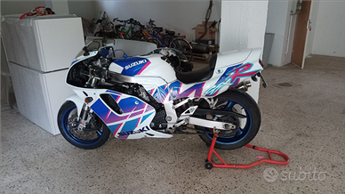 Suzuki GSX R 750 W