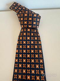 Cravatta in seta Ermenegildo  Zegna fondo blu