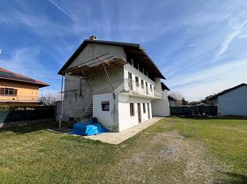 CASA SEMINDIPENDENTE A BARBANIA