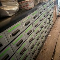 Banconi con cassetti