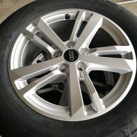 Cerchi in lega 17" originali AUDI Q3 con pneumati