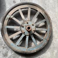 Ruota in legno massicio