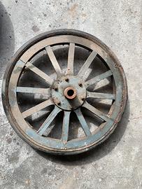 Ruota in legno massicio