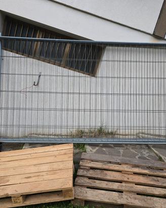 recinto in ferro con basamento cemento