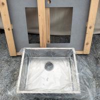 Lavandino da esterno con lavabo, piano e accessori