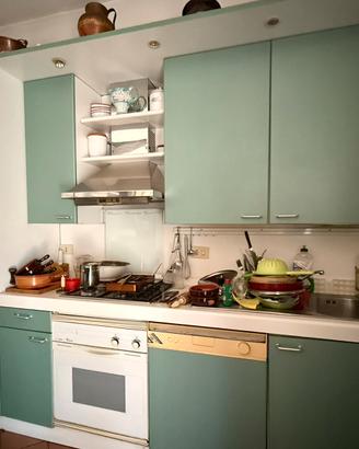 Mobile cucina con elettrodomestici