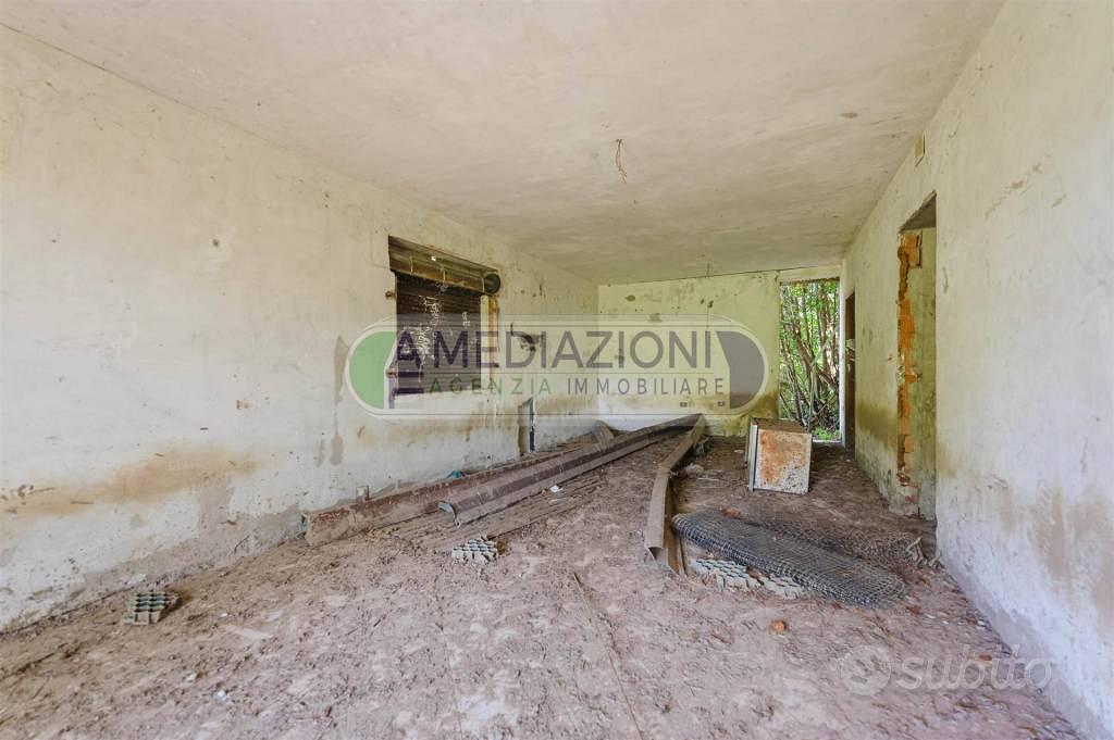 Rustico / Casale di 85 m² con 4 locali a Spinea - Altro