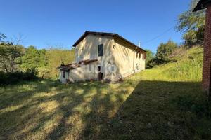 Rustico / Casale di 260 m² con più di 5 locali e p