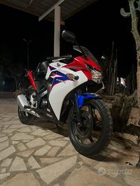 Honda cbr 125 r