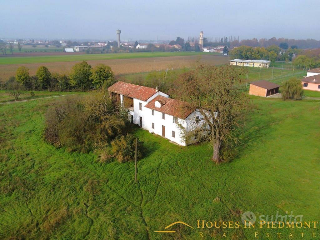Rustico / Casale di 200 m² con più di 5 locali a A - Vista 3