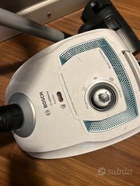 Aspirapolvere Bosch + sacchetti filtri omaggio