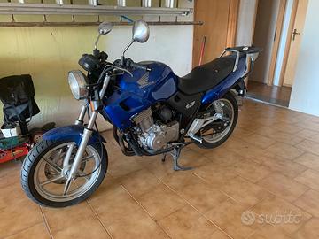 moto  Honda CB 500 con pochissimi Km