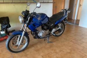 moto  Honda CB 500 con pochissimi Km